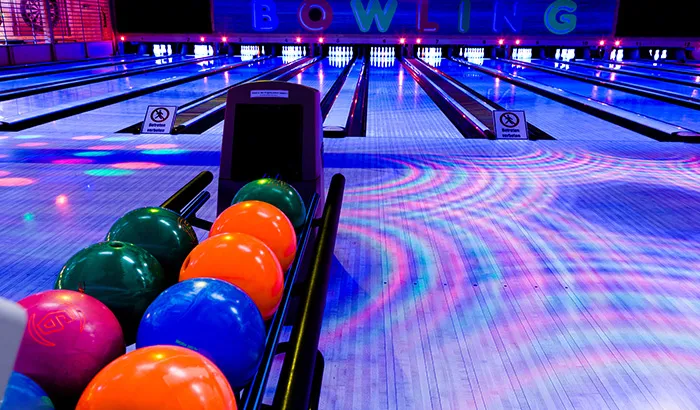 Bowling Center Etiquette: Do’s and Don’ts for a Respectful Bowling Experience Bowling Center Etiquette: Do’s and Don'ts for a Respectful Bowling Experience